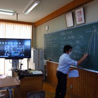 真剣にリモート学習に取り組んでいます