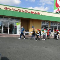 3年生　サンユー秋山店さん見学