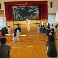 芸術鑑賞会　琉球芸能　組踊（くみおどり）５・６年生　