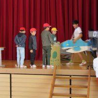 学校行事「スター誕生集会・リハーサル」！みんな元気に芸を見せていました