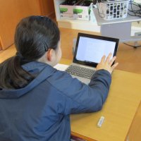 朝の学習の様子！５年生が、タブレットを活用していました