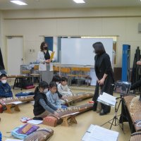 第４学年伝統楽器「箏」体験！難しかったけれど、楽しく弾くことができました