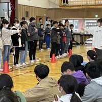 全児童による「６年生を送る会」！６年生への「感謝」をみんな伝えていました