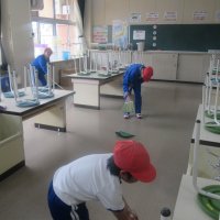 清掃活動に、一生懸命取り組んでいます！