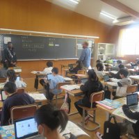 今日の「秋山小学校」　～英語の学習～