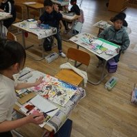 ４年生 図工「絵の具でゆめもよう」の作品制作